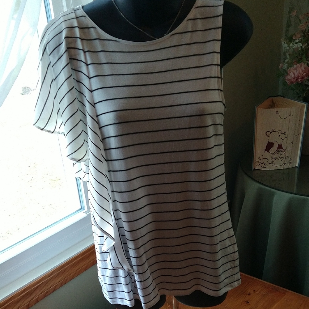White House Black Market Top
